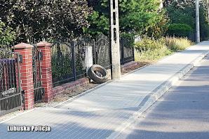 Pijany kierowca zatrzymany przez policjantów. Pościg zakończył rozbijając betonowe donice