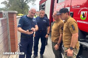 [VIDEO] Razem w walce z powodzią. Koordynacja działań w czasie kulminacji Odry. W akcji Mi-2