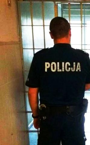 Nie zatrzymał się do kontroli, bo nie miał prawa jazdy