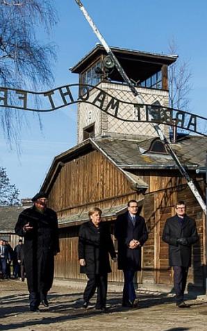 [VIDEO] Premier w Auschwitz: Sprawiedliwość wobec ofiar wymaga pamięci