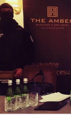 [VIDEO] Rutkowski publikuje nagrania i daje 100 000zł nagrody za wskazanie sprawców podpalenia fabryki mebli z okolic Kępna!