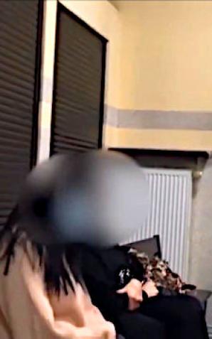 [VIDEO] Policjanci rozebrali ją 2 razy. Prokurator miał mieć „mocne dowody”. Tyczasem przed sądem nie ma ani prokuratora, ani dowodów. Oprócz zeznań „dyżurnych świadków” zastrzegających sobie anonimowość!