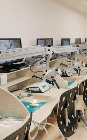 [VIDEO] Szef MEiN: Światowe Centrum Słuchu to nasza duma, nasza perła. Współpracuje z ośrodkami krajowymi i zagranicznymi - na Białorusi, Ukrainie, Kazachstanie, Kirgistanie, Senegalu