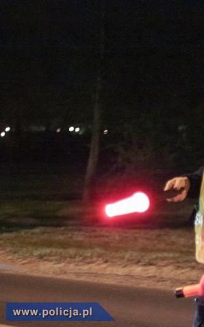 Podróż taxi z imprezy kosztuje mniej. 2500 zł mandatu za jazdę na hulajnodze 